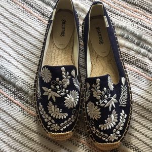 Nib embroidered soludos sz7.5